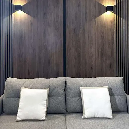 Superb Close To Marais 1b 4p Apartment Paris