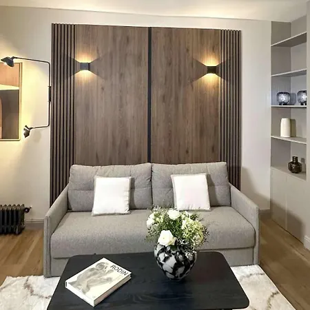 Apartment Superb Close To Marais 1b 4p Paris