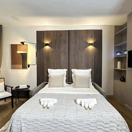 Superb Close To Marais 1b 4p * Paris