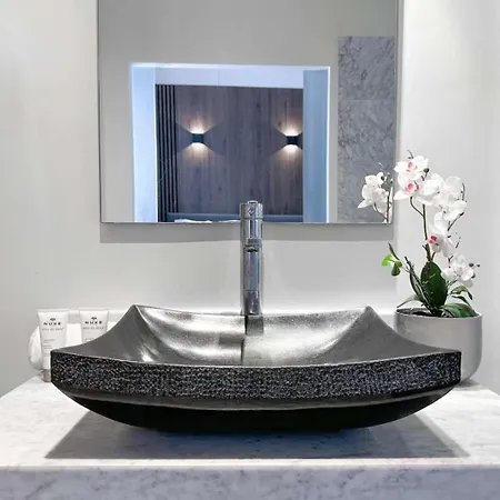 Apartment Superb Close To Marais 1b 4p